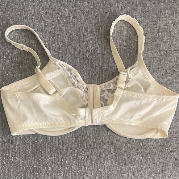 Lilyette Cream Satin Bra with lace Accents 38D - Picture 2 of 5